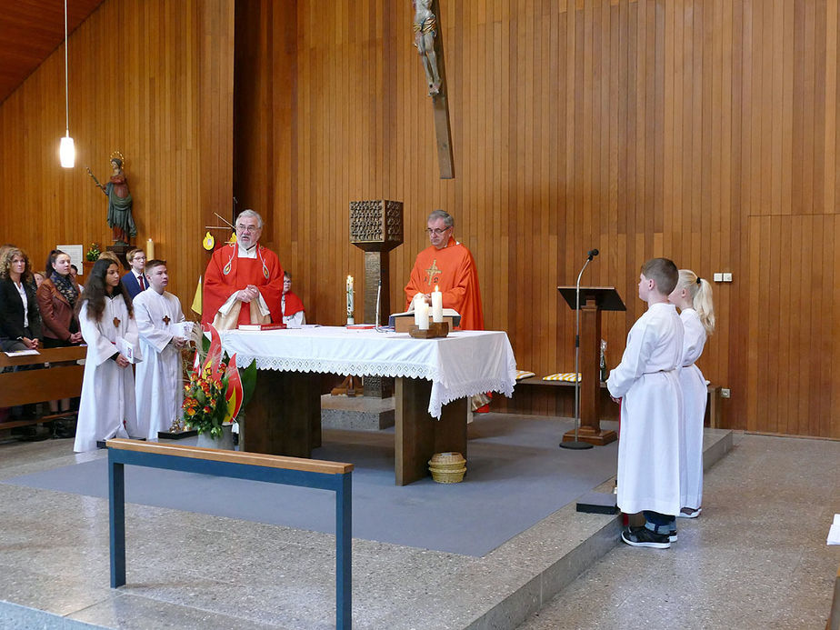 Firmung 2019 in Naumburg (Foto: Karl-Franz Thiede)